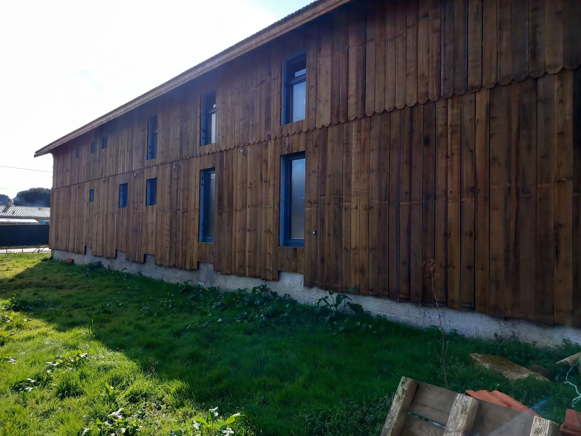 Belle maison passive rénovée avec 6 chambres à Auros, proche de Langon 