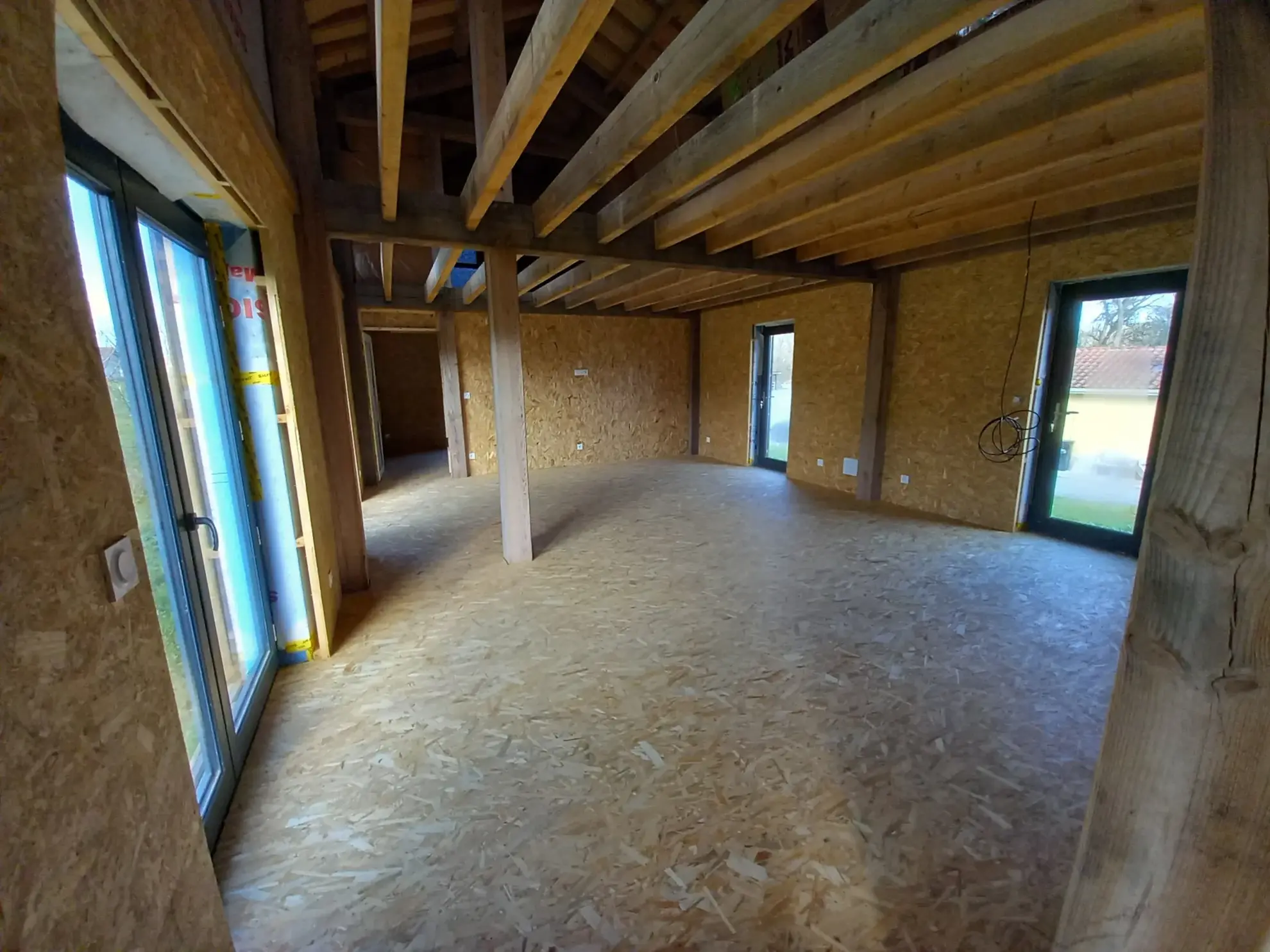 Belle maison passive rénovée avec 6 chambres à Auros, proche de Langon 