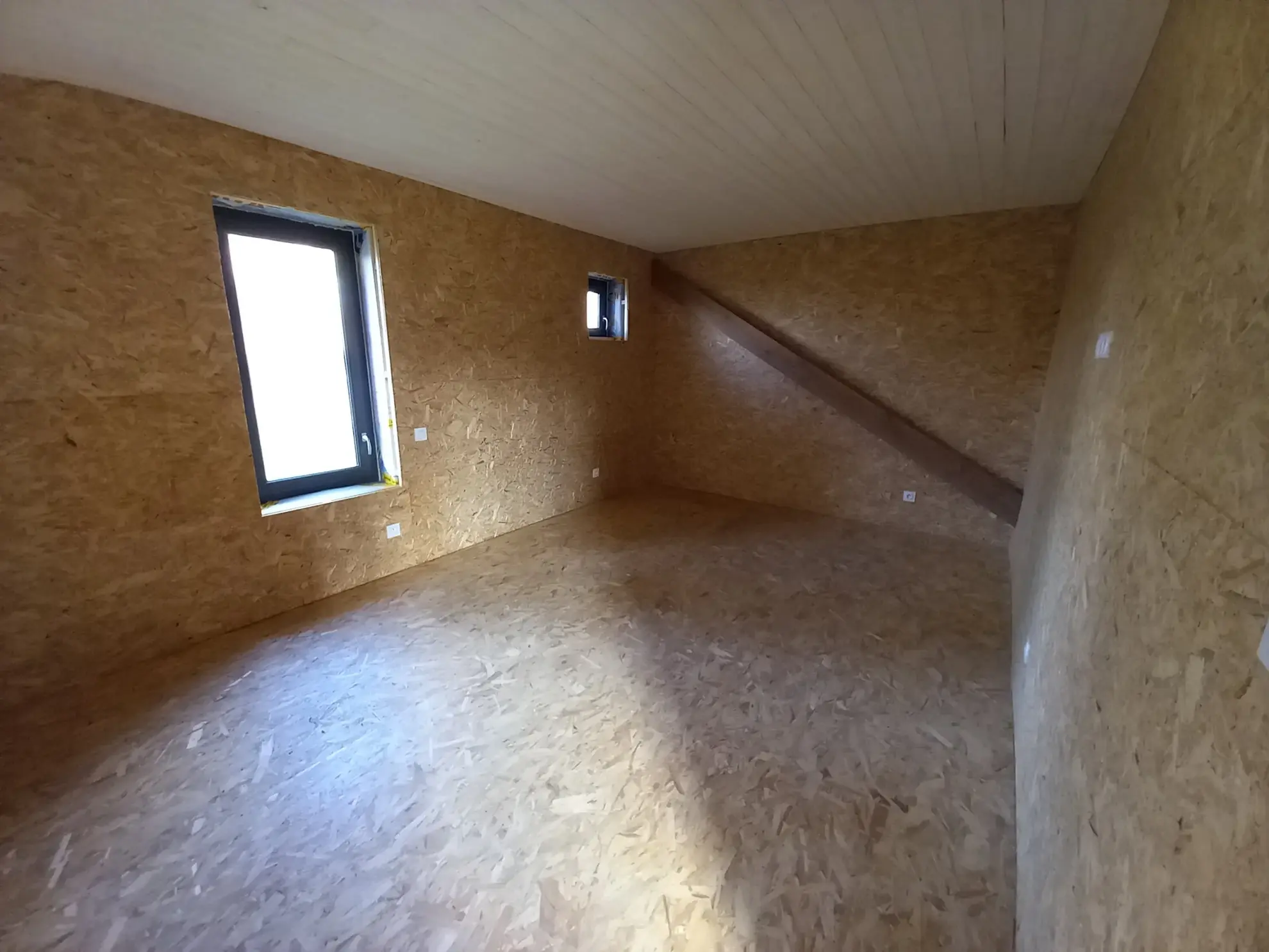 Belle maison passive rénovée avec 6 chambres à Auros, proche de Langon 