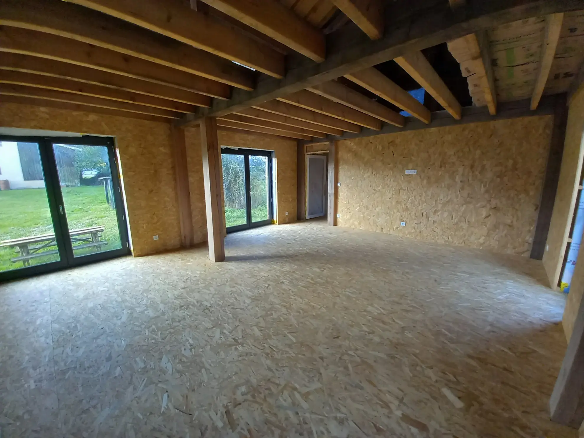 Belle maison passive rénovée avec 6 chambres à Auros, proche de Langon 