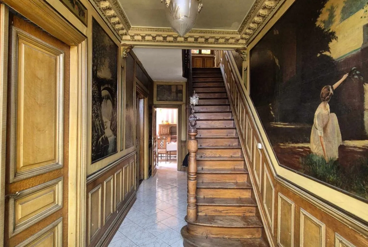 Magnifique maison ancienne de 215 m² à Fouquieres-les-Lens avec jardin et dépendance 