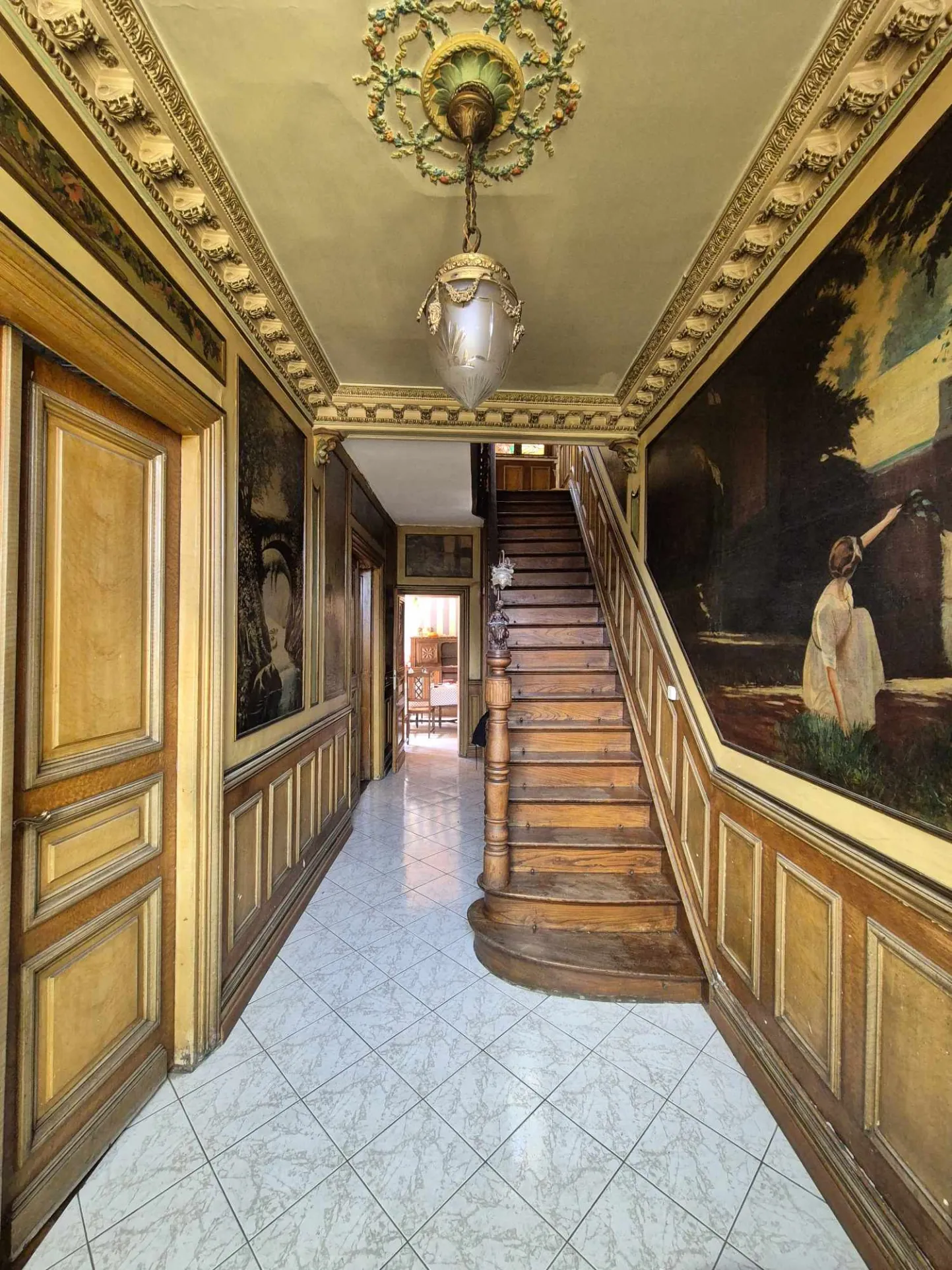 Magnifique maison ancienne de 215 m² à Fouquieres-les-Lens avec jardin et dépendance 