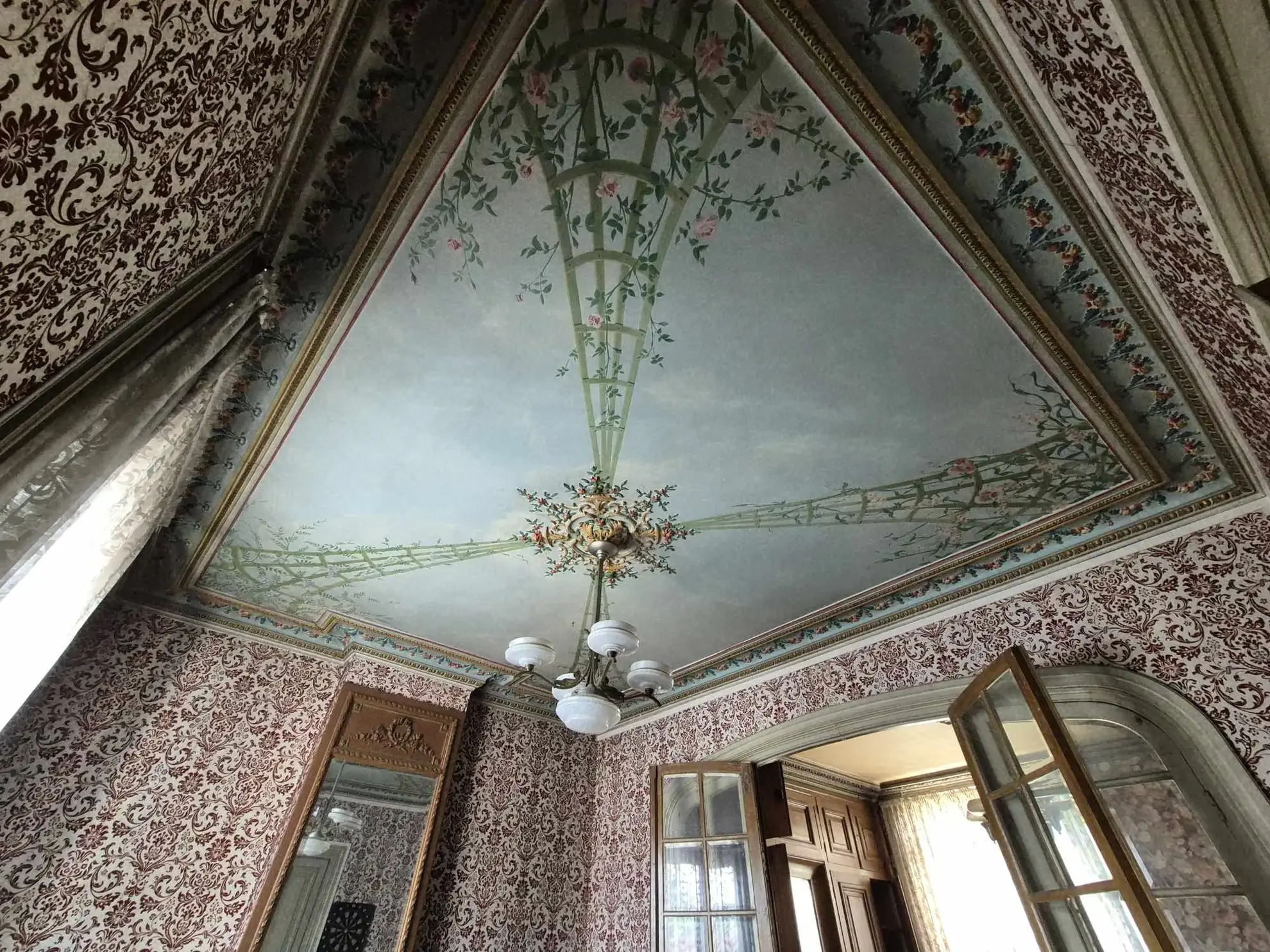Magnifique maison ancienne de 215 m² à Fouquieres-les-Lens avec jardin et dépendance 
