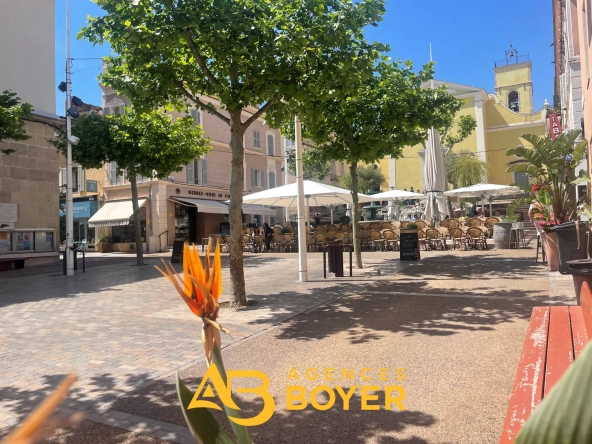 Studio de 28,89 m² à vendre en centre-ville de Bandol, proche plages et port