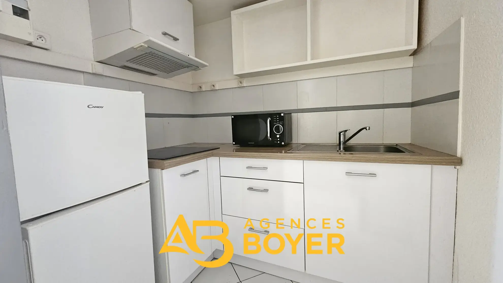 Studio de 28,89 m² à vendre en centre-ville de Bandol, proche plages et port 