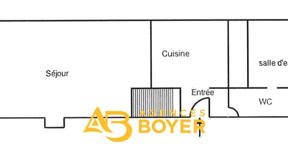 Studio de 28,89 m² à vendre en centre-ville de Bandol, proche plages et port 