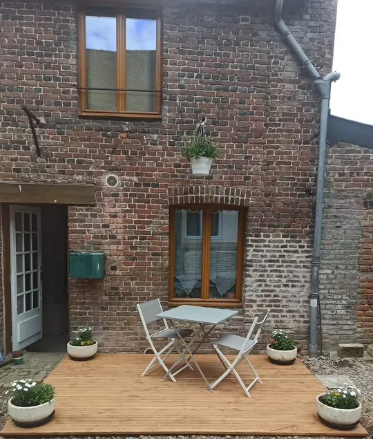 Belle maison de 108 m² en centre-ville de Livarot avec terrasse et proximité des commodités 