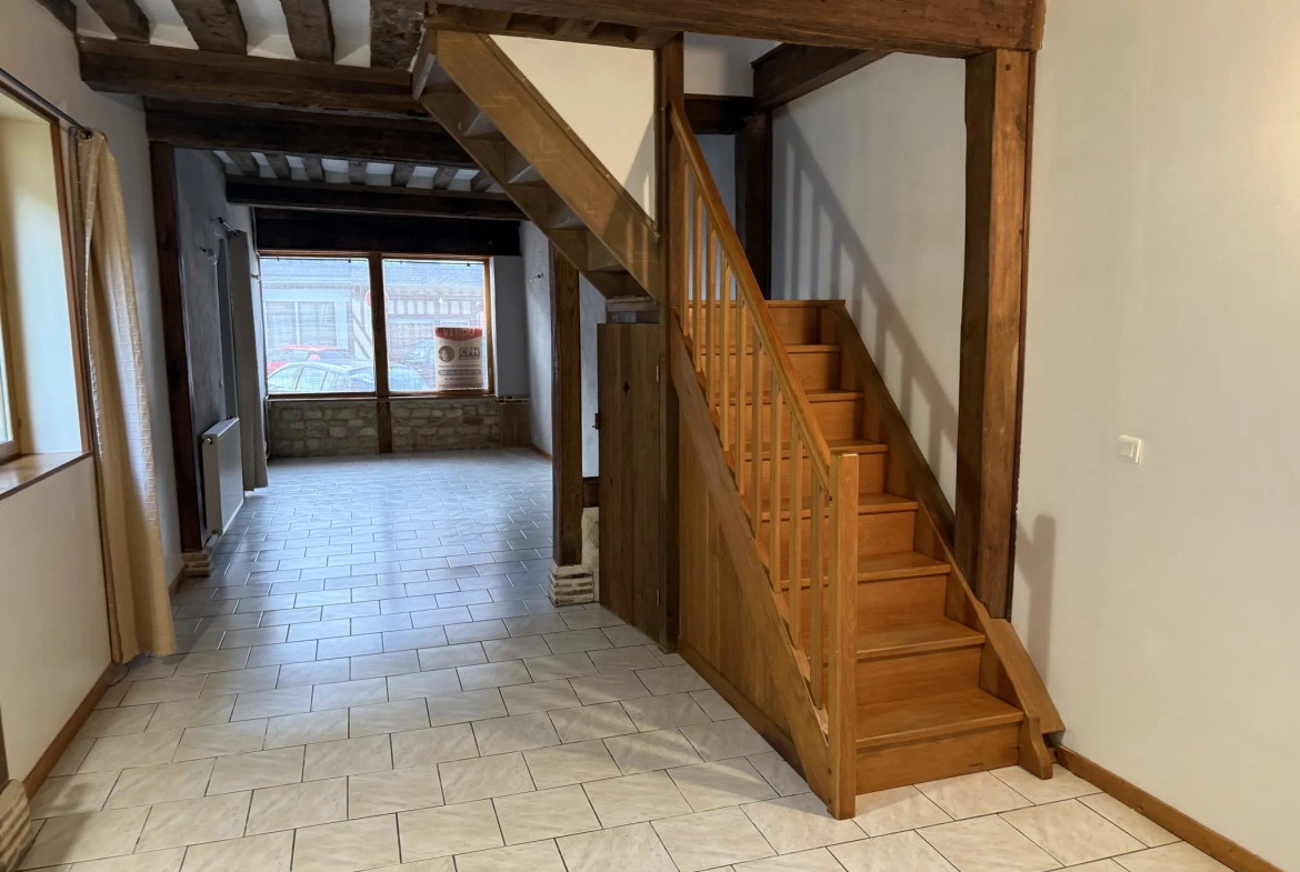 Belle maison de 108 m² en centre-ville de Livarot avec terrasse et proximité des commodités 