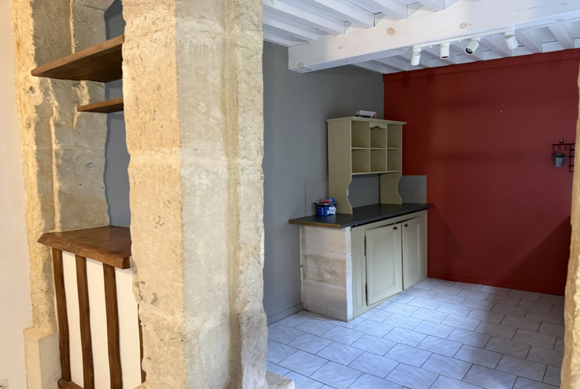 Belle maison de 108 m² en centre-ville de Livarot avec terrasse et proximité des commodités 