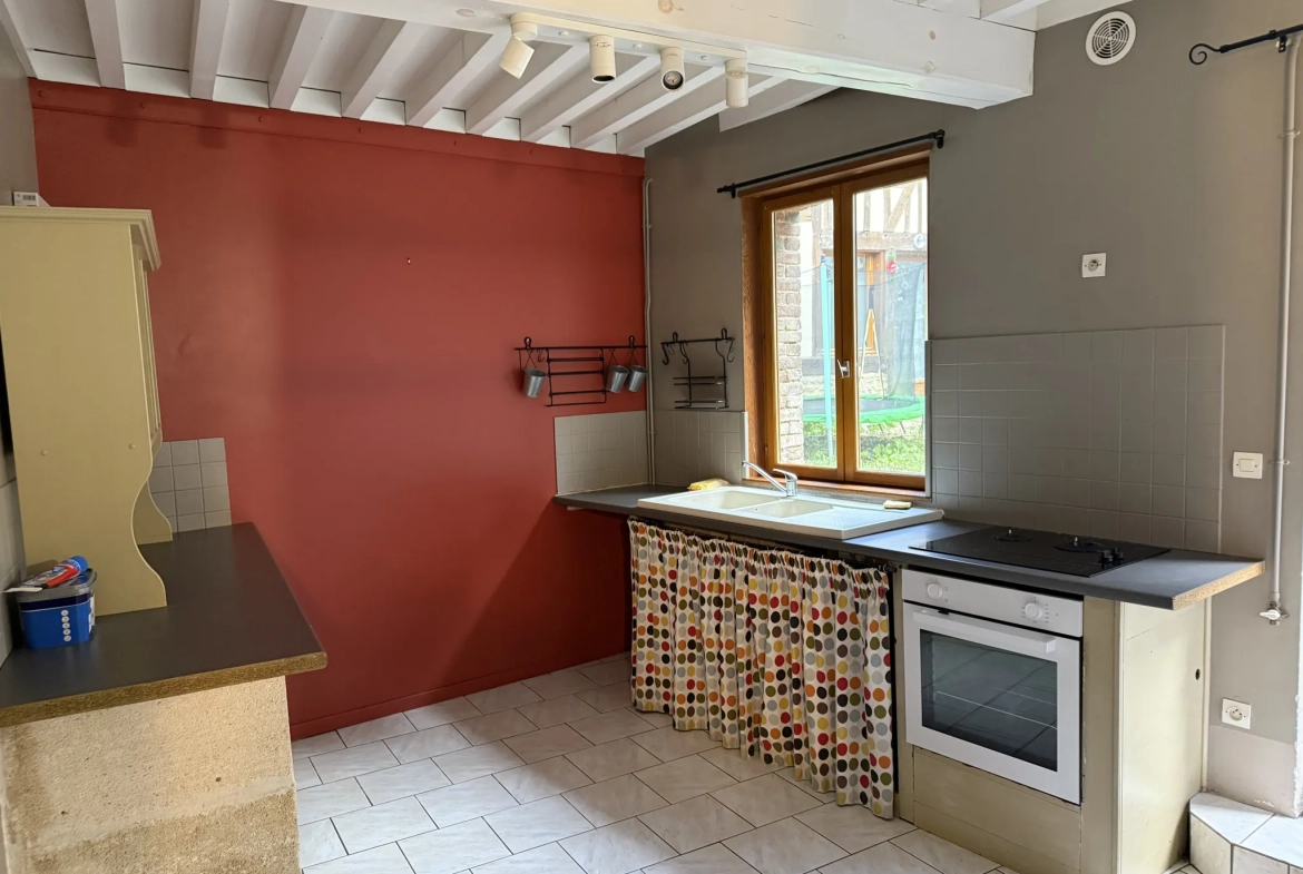 Belle maison de 108 m² en centre-ville de Livarot avec terrasse et proximité des commodités 
