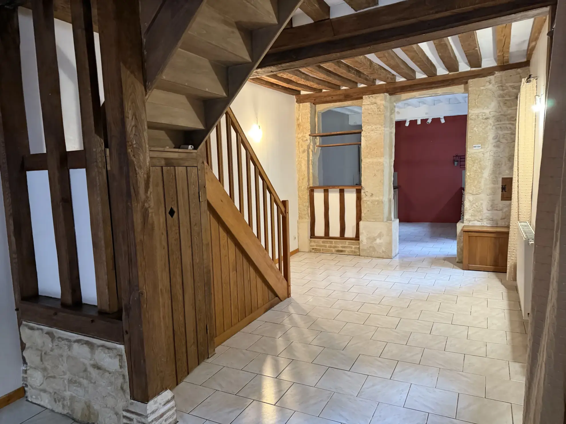 Belle maison de 108 m² en centre-ville de Livarot avec terrasse et proximité des commodités 