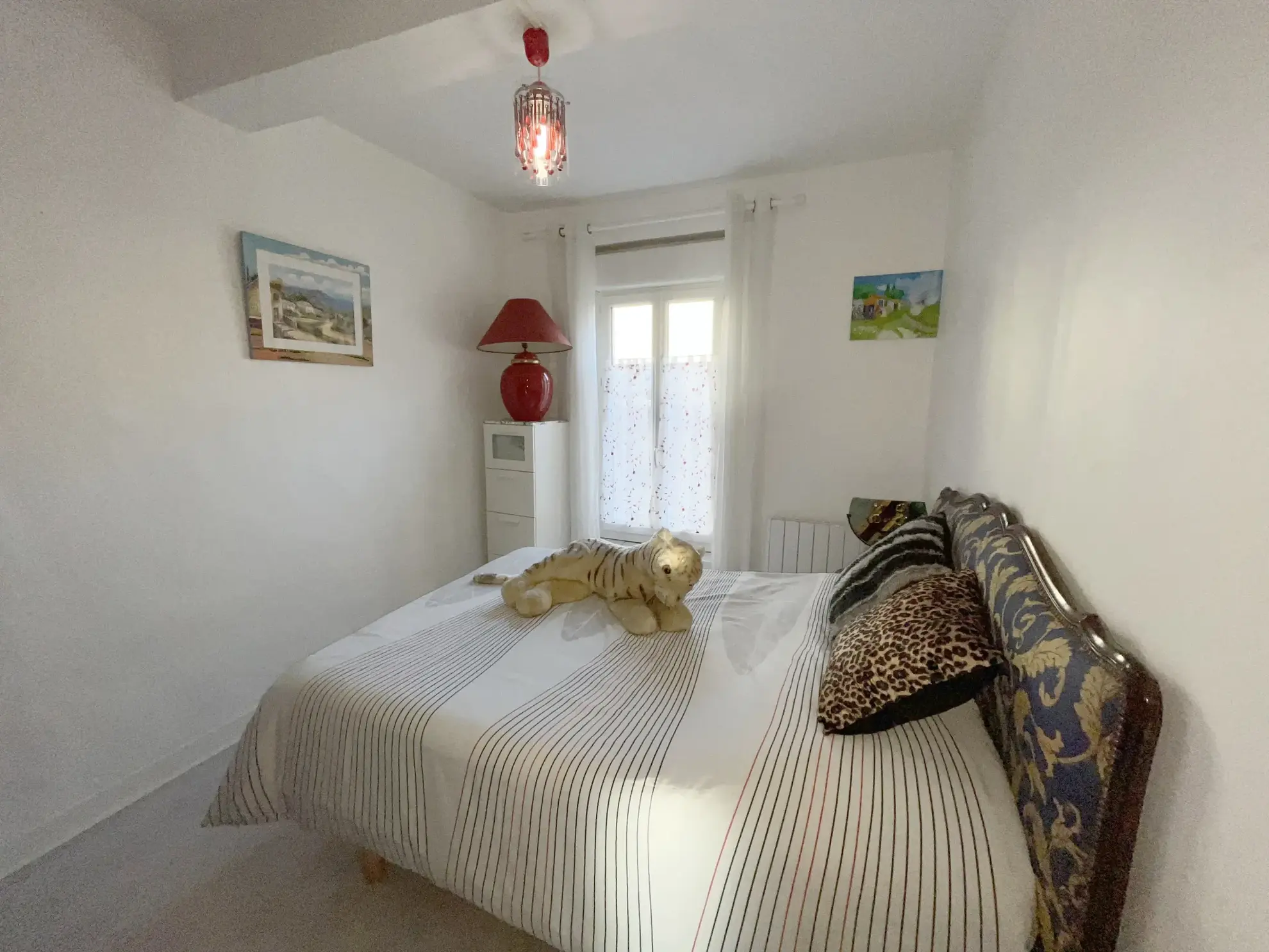 Maison de ville avec cour plein sud, 4 chambres, proche centre-ville de Lezignan Corbieres 