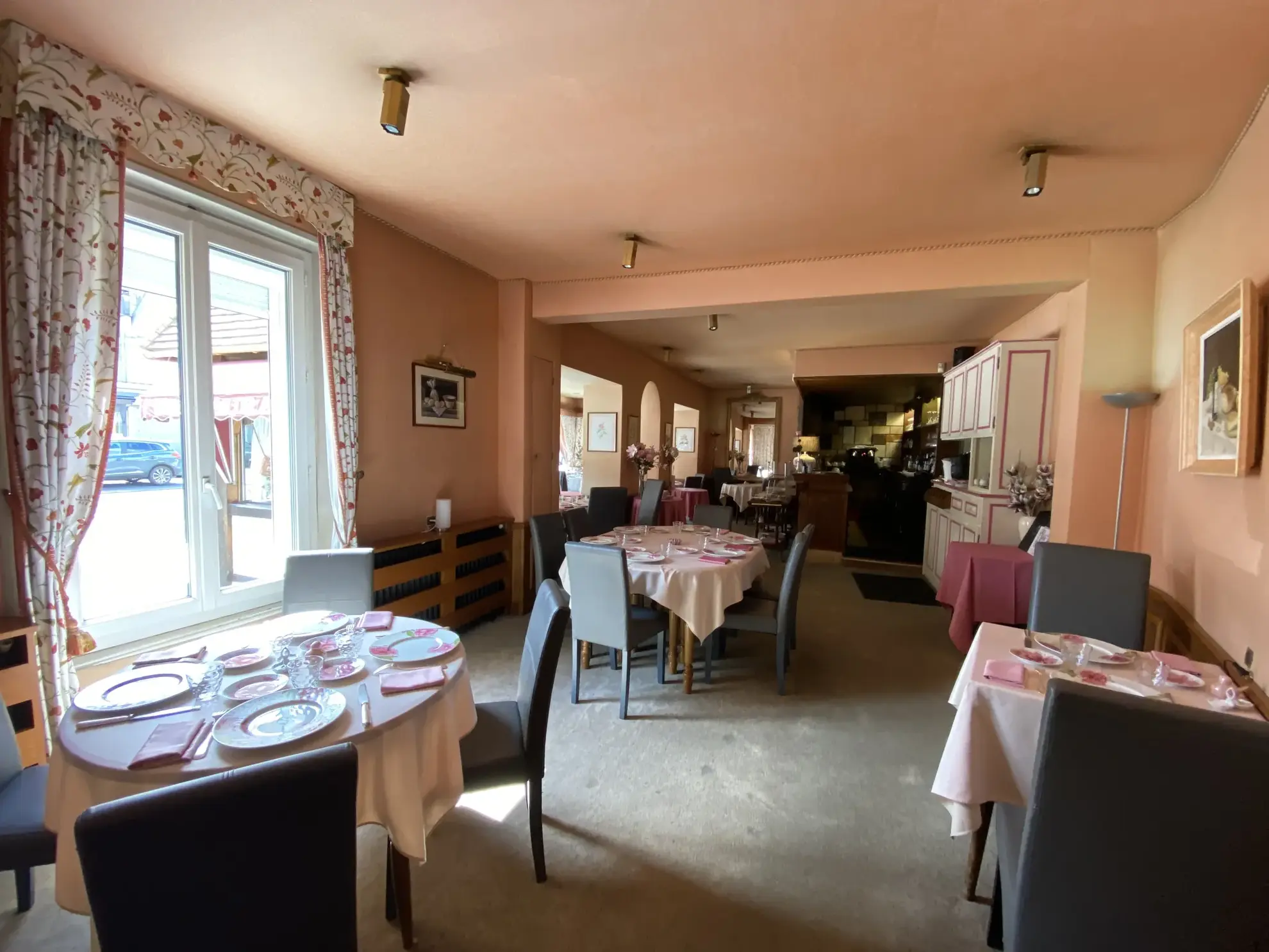 Restaurant à vendre à Noyon avec licence 4 et emplacement de premier ordre 