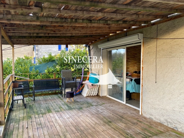 Charmante maison de ville avec terrain à Riberac, proche des commodités 