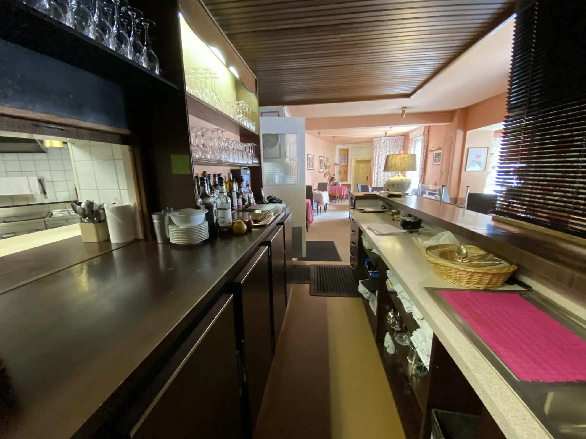 Restaurant à vendre à Noyon avec licence 4 et emplacement de premier ordre 