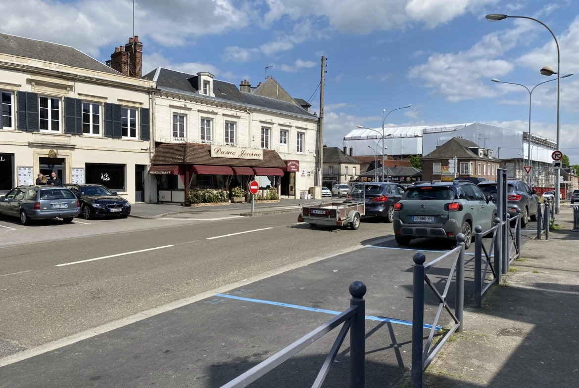 Restaurant à vendre à Noyon avec licence 4 et emplacement de premier ordre 