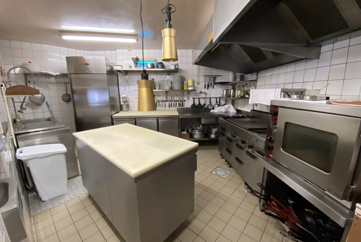 Restaurant à vendre à Noyon avec licence 4 et emplacement de premier ordre 