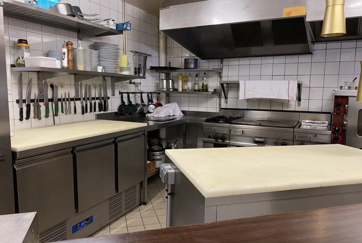 Restaurant à vendre à Noyon avec licence 4 et emplacement de premier ordre 