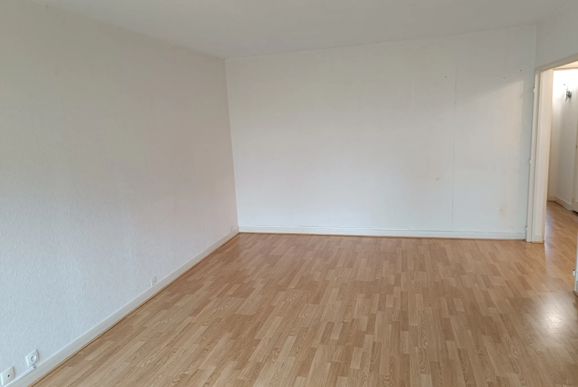 Appartement F2 de 54 m² avec parking et cave à Plaisir 