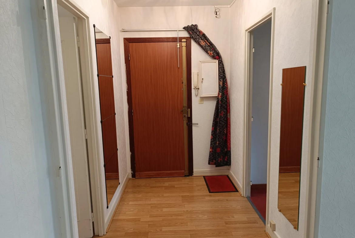 Appartement F2 de 54 m² avec parking et cave à Plaisir 