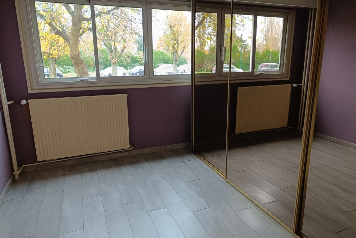 Appartement F2 de 54 m² avec parking et cave à Plaisir 