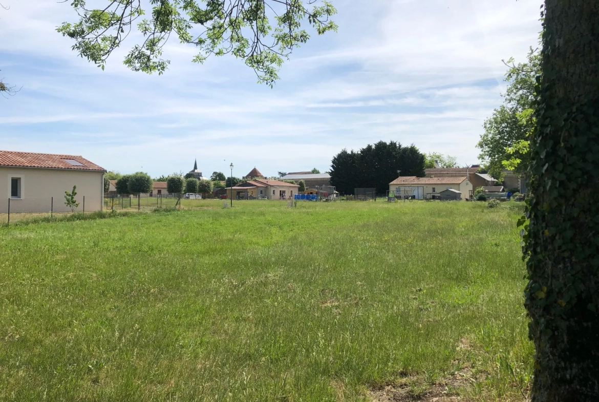 Terrain à bâtir à Chouppes (86110) – Vue dégagée et viabilisé 