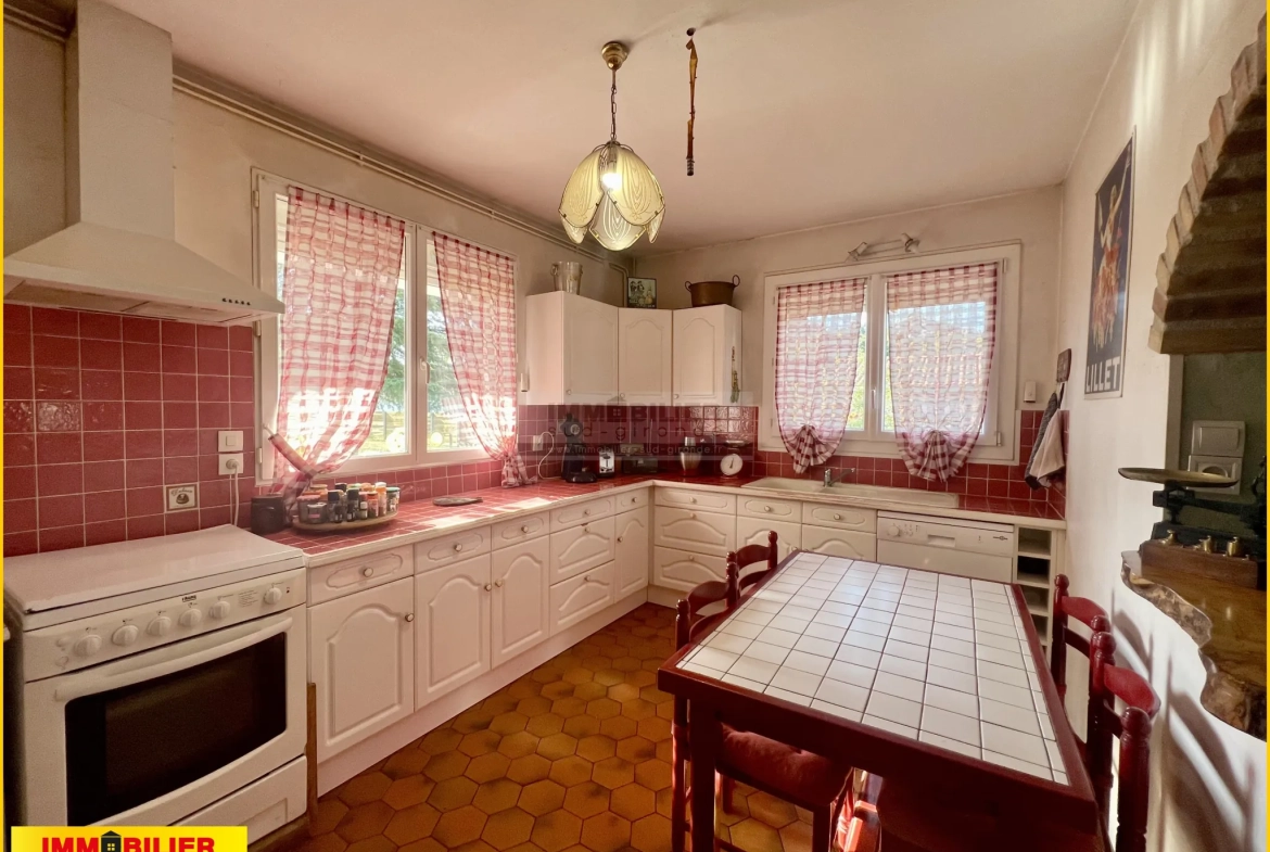 Belle maison familiale à Landiras avec jardin clos, proche des commodités 