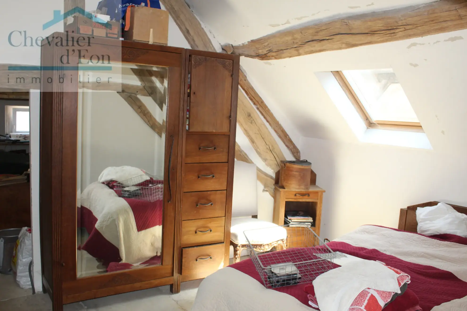 A vendre maison bourgeoise à Arthonnay en Bourgogne avec jardin et granges 