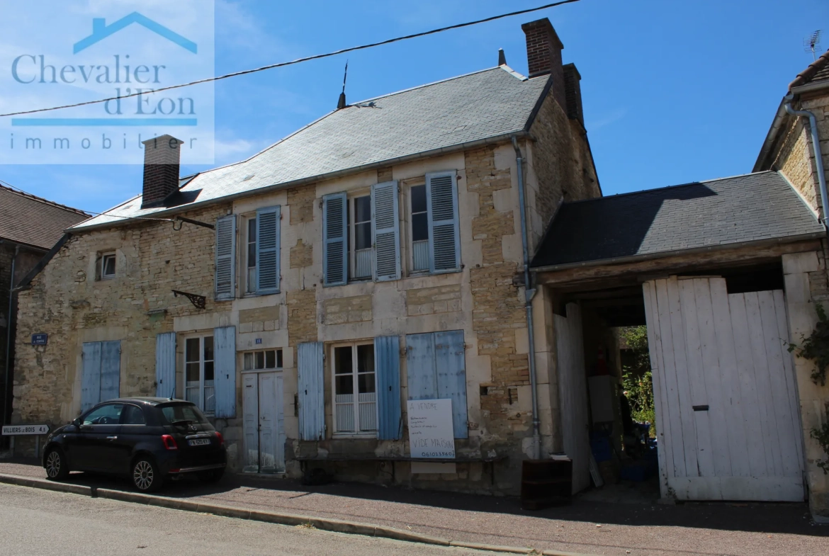 A vendre maison bourgeoise à Arthonnay en Bourgogne avec jardin et granges 