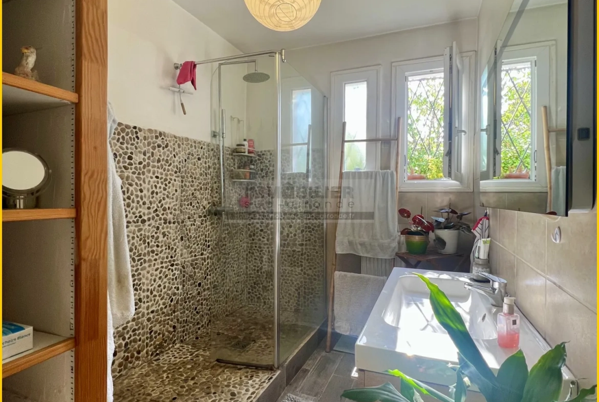 Belle maison familiale à Landiras avec jardin clos, proche des commodités 