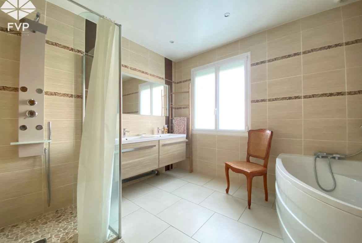 Maison 125m² avec piscine, 3 chambres, proche de Luneray 