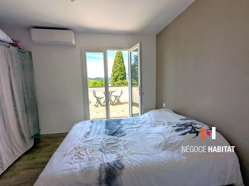 Villa contemporaine T4 à Crespian près de Sommières, plan moderne et hautes performances énergétiques 