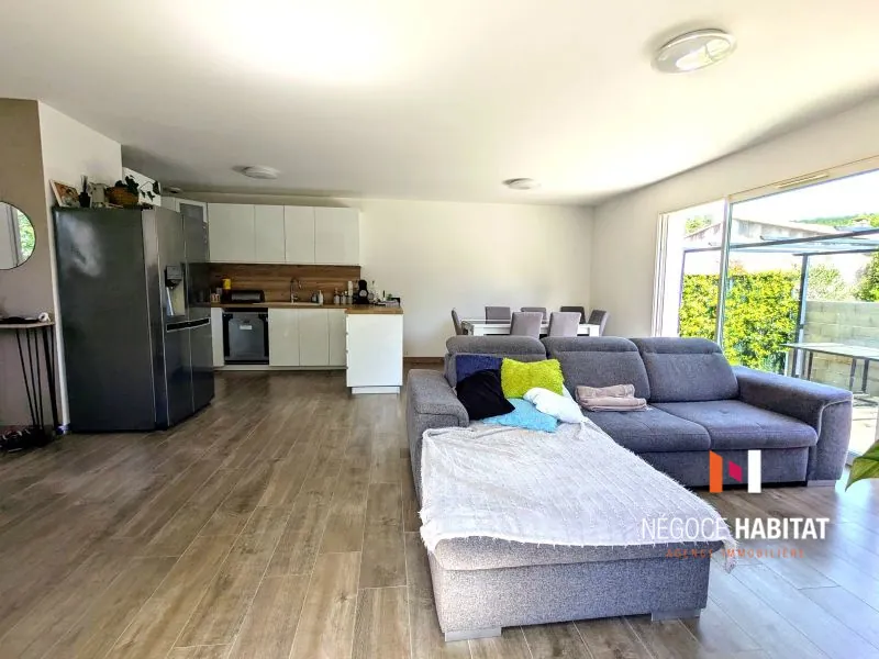 Villa contemporaine T4 à Crespian près de Sommières, plan moderne et hautes performances énergétiques 