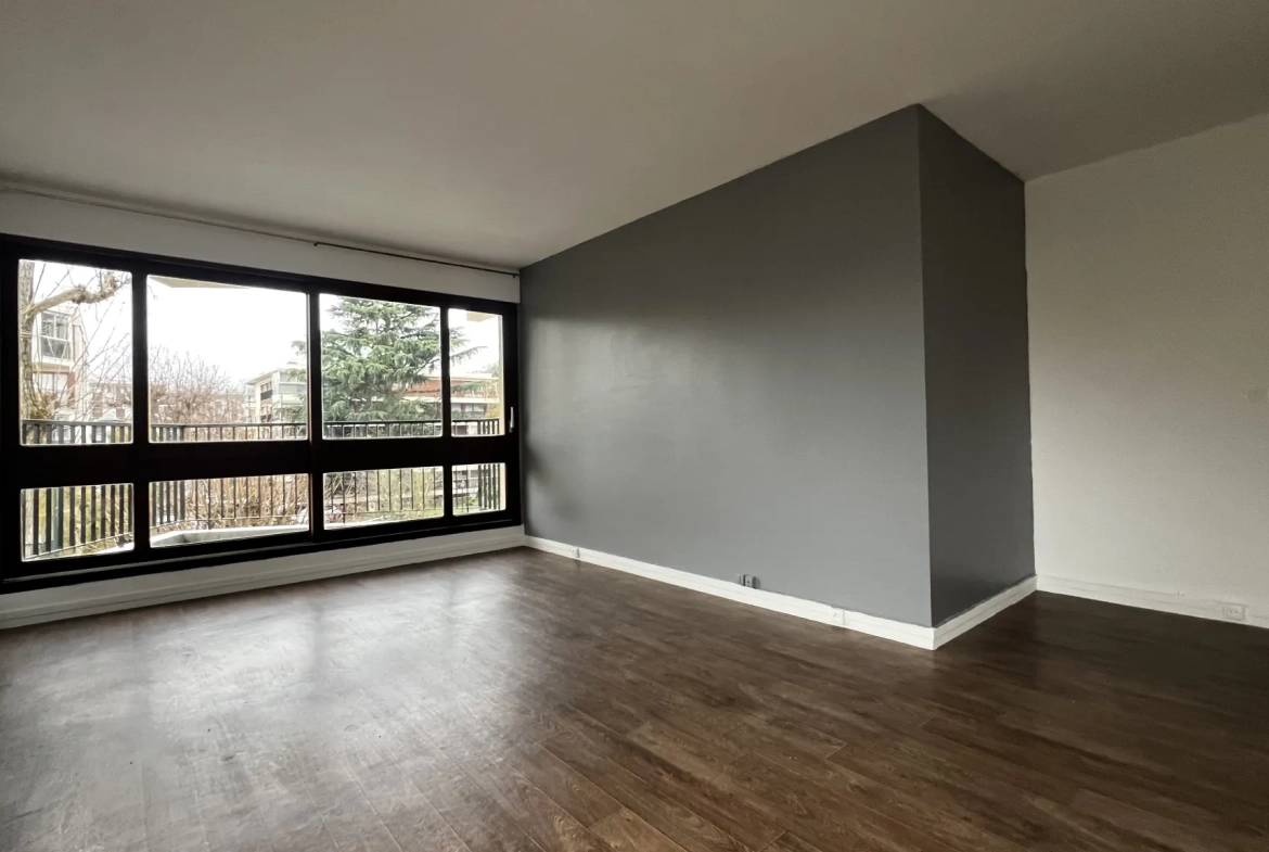 Appartement lumineux avec vue dégagée à Parly2, Le Chesnay-Rocquencourt 