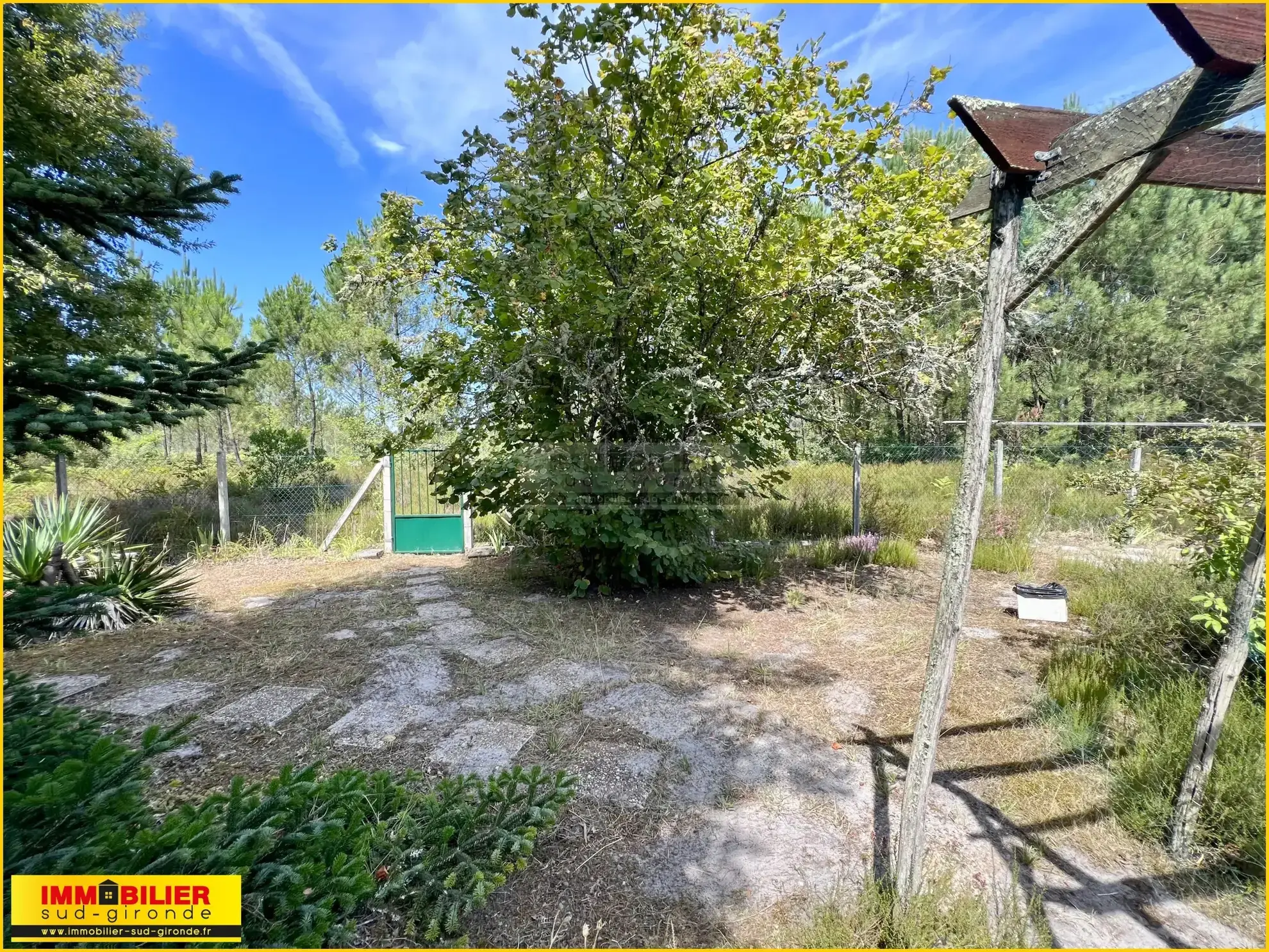 Achat maison chalet en bois à Saint-Michel de Rieufret avec garage et terrain clos 
