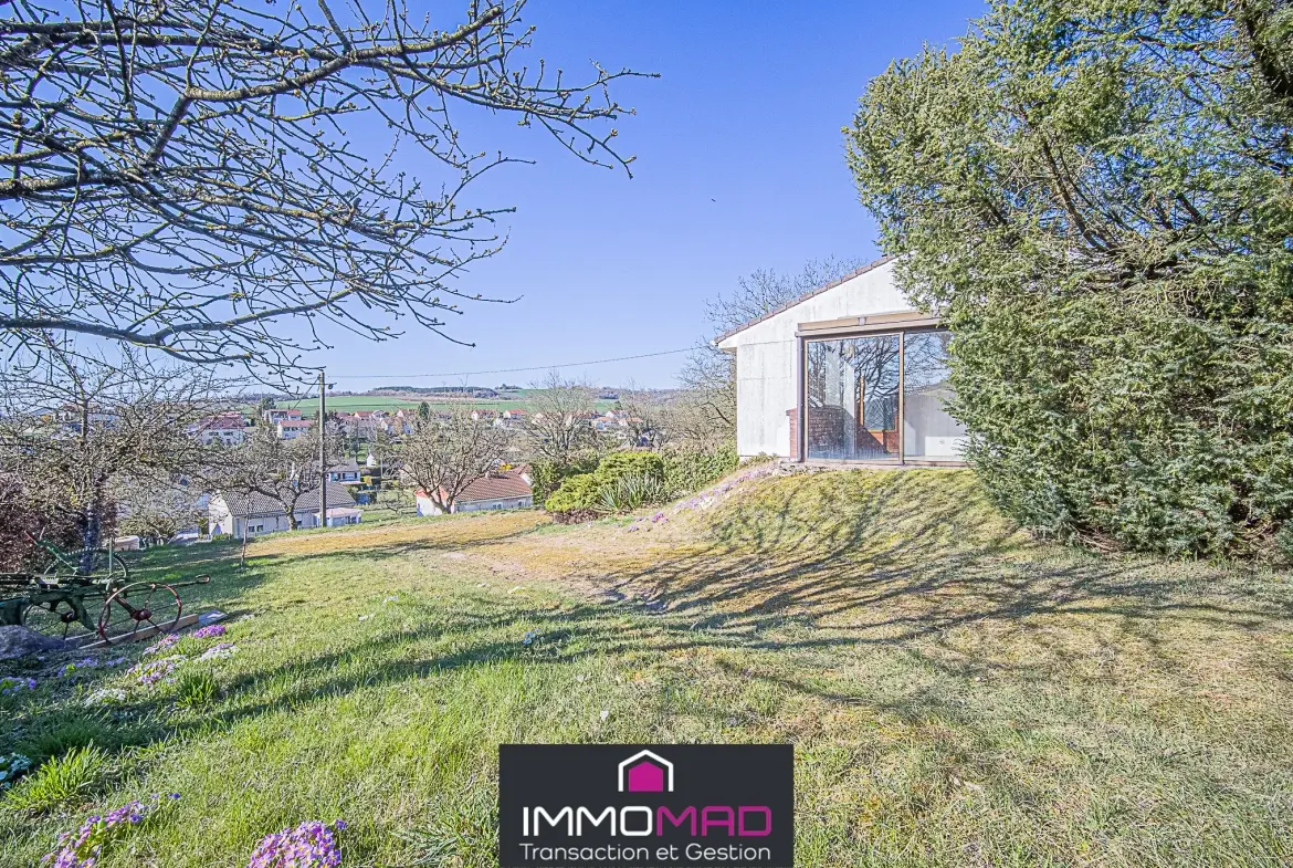 Maison de plain-pied avec sous-sol à vendre à Haudainville, 80 m², grand terrain 