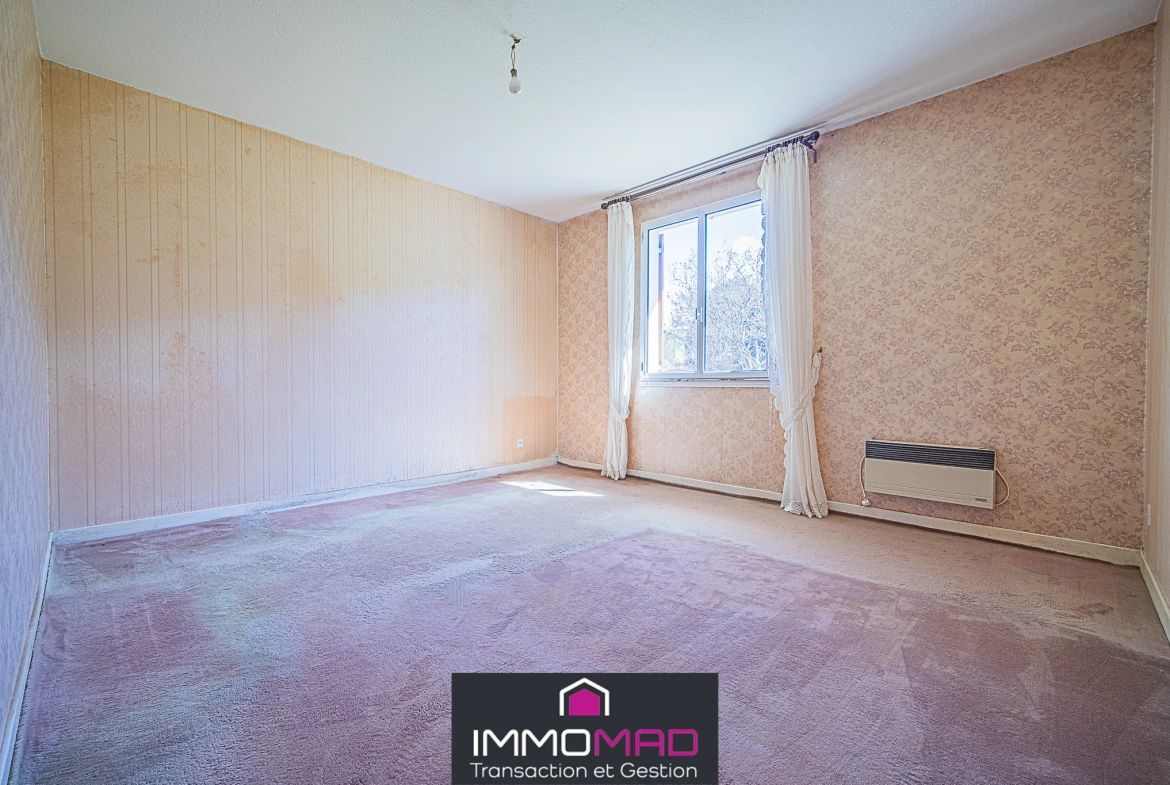 Maison de plain-pied avec sous-sol à vendre à Haudainville, 80 m², grand terrain 