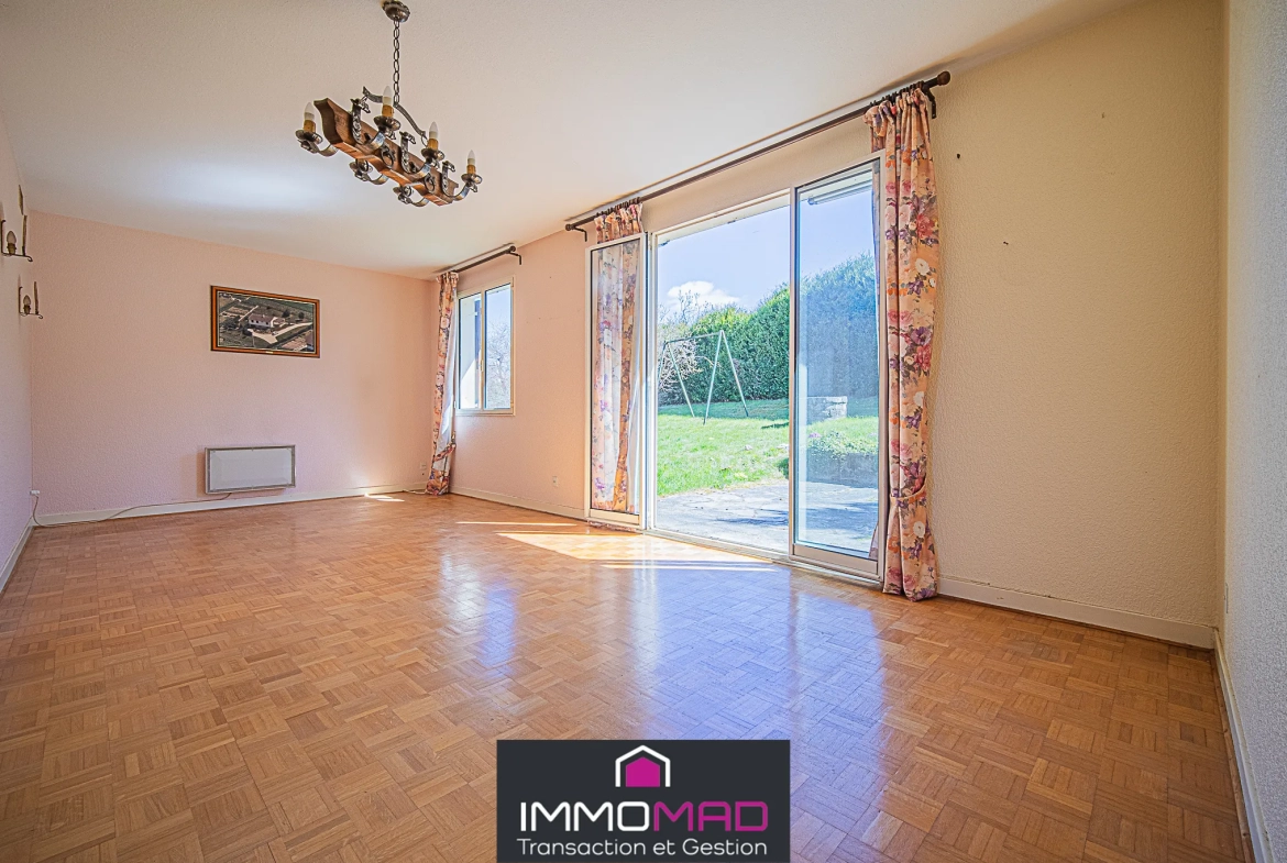 Maison de plain-pied avec sous-sol à vendre à Haudainville, 80 m², grand terrain 