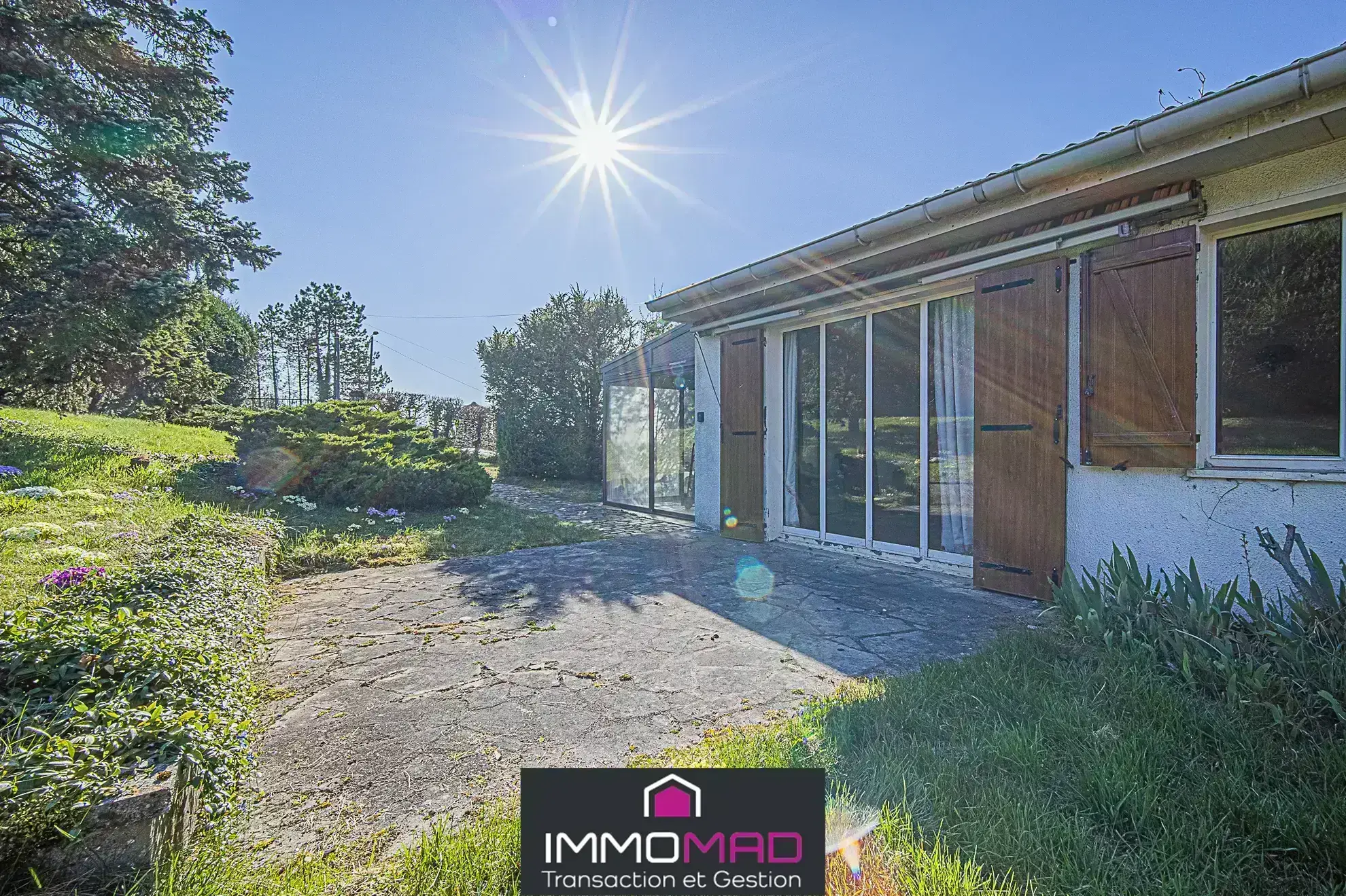 Maison de plain-pied avec sous-sol à vendre à Haudainville, 80 m², grand terrain 