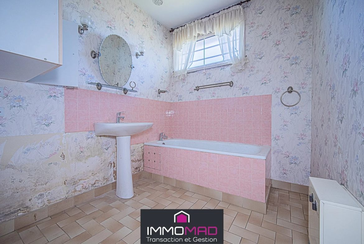 Maison de plain-pied avec sous-sol à vendre à Haudainville, 80 m², grand terrain 