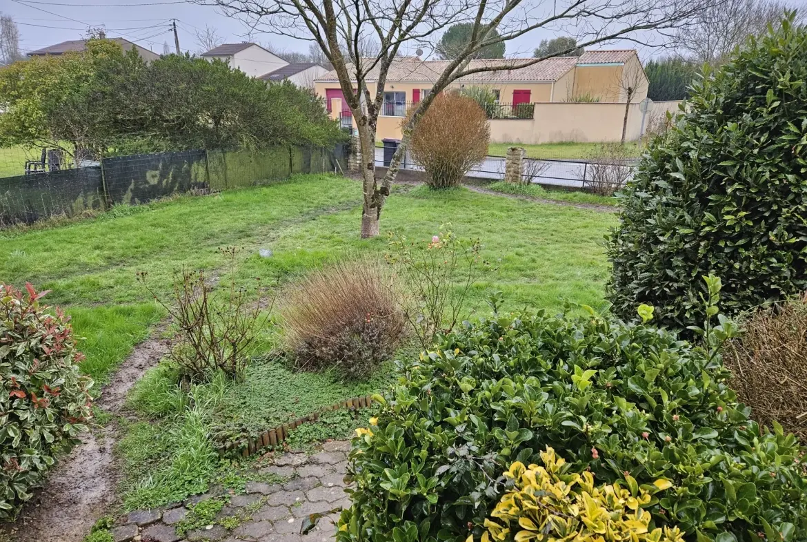 Maison familiale 3 chambres avec jardin près du Marais en Deux-Sèvres 