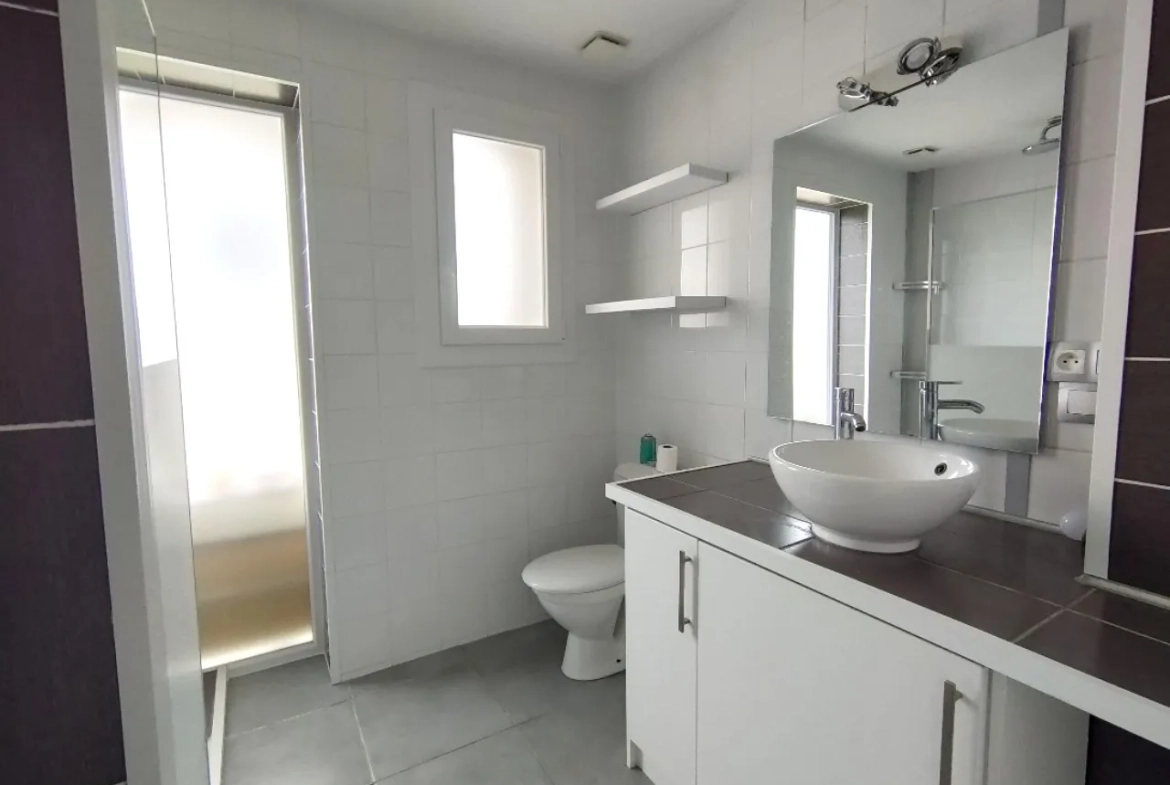 Maison rénovée avec vue dégagée et terrain de 1300 m² à Chameyrat 