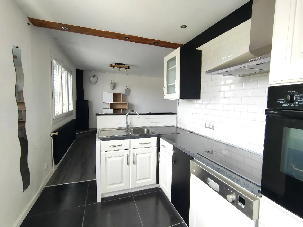 Maison rénovée avec vue dégagée et terrain de 1300 m² à Chameyrat 