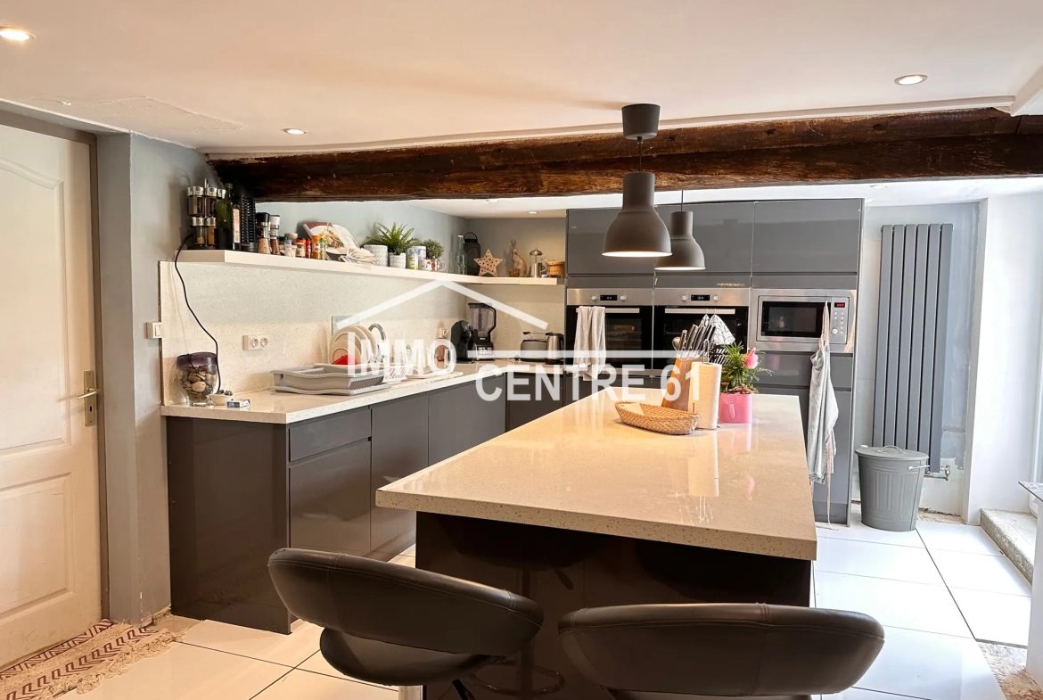 Belle propriété avec maison et hébergements à Dompierre en Orne 