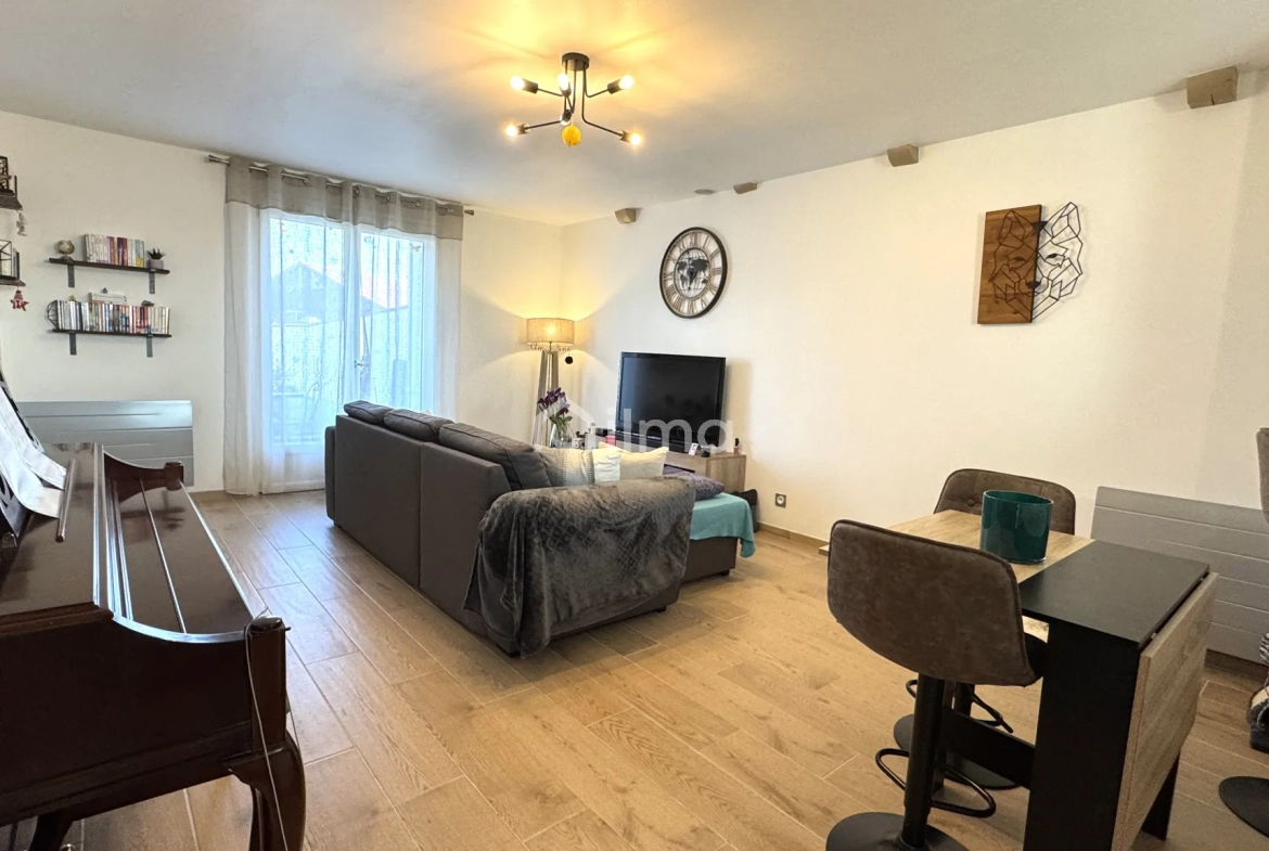 Charmant appartement 2 pièces rénové à Jouarre, cadre paisible avec parking et terrasse 