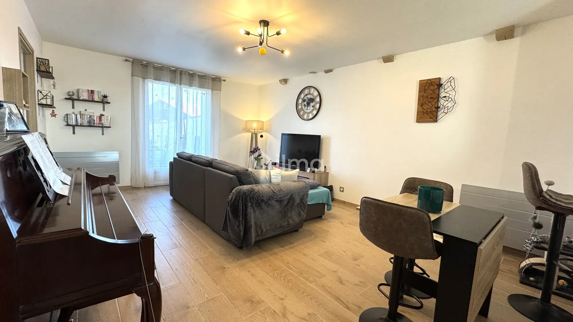 Charmant appartement 2 pièces rénové à Jouarre, cadre paisible avec parking et terrasse 