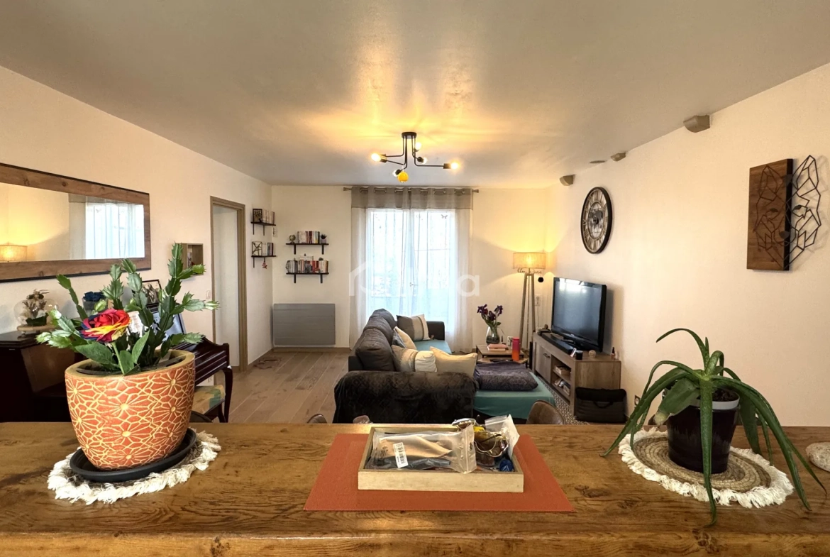 Charmant appartement 2 pièces rénové à Jouarre, cadre paisible avec parking et terrasse 