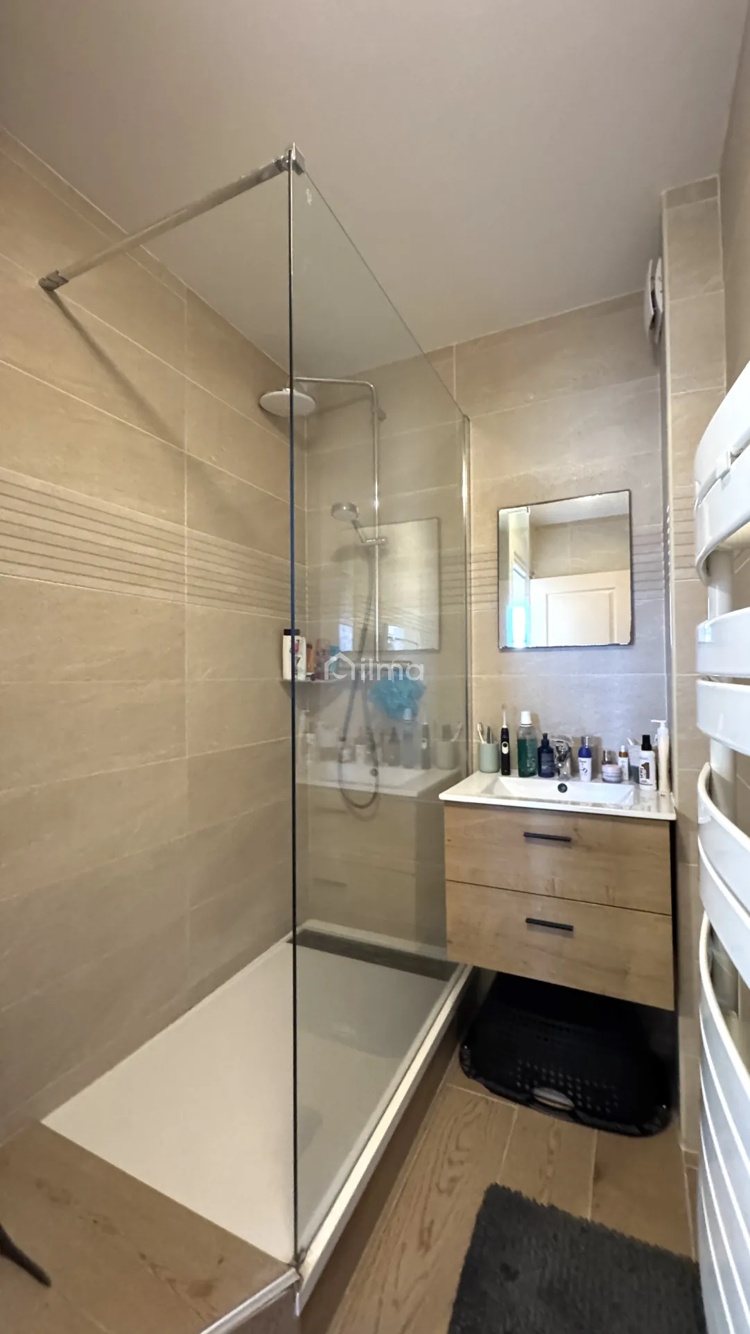 Charmant appartement 2 pièces rénové à Jouarre, cadre paisible avec parking et terrasse 