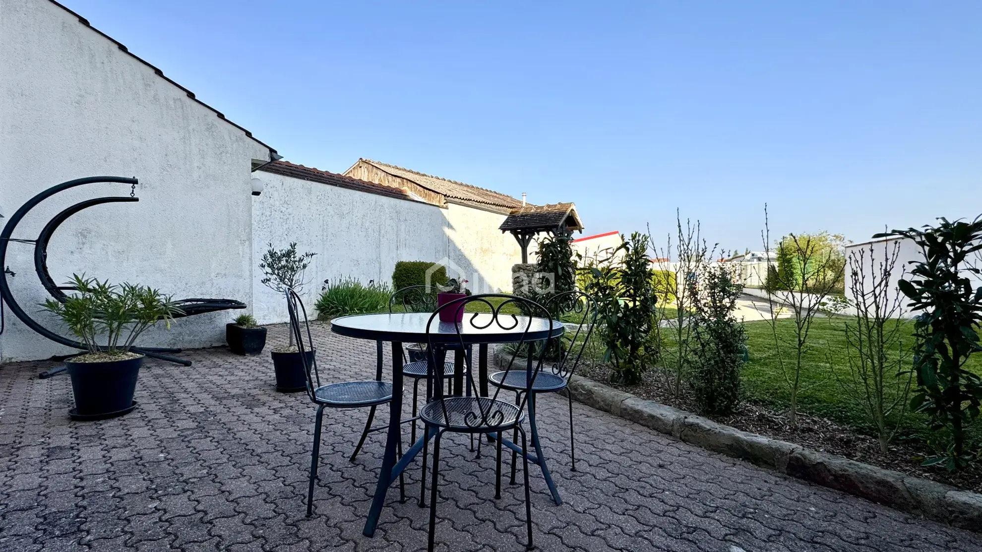 Charmant appartement 2 pièces rénové à Jouarre, cadre paisible avec parking et terrasse 