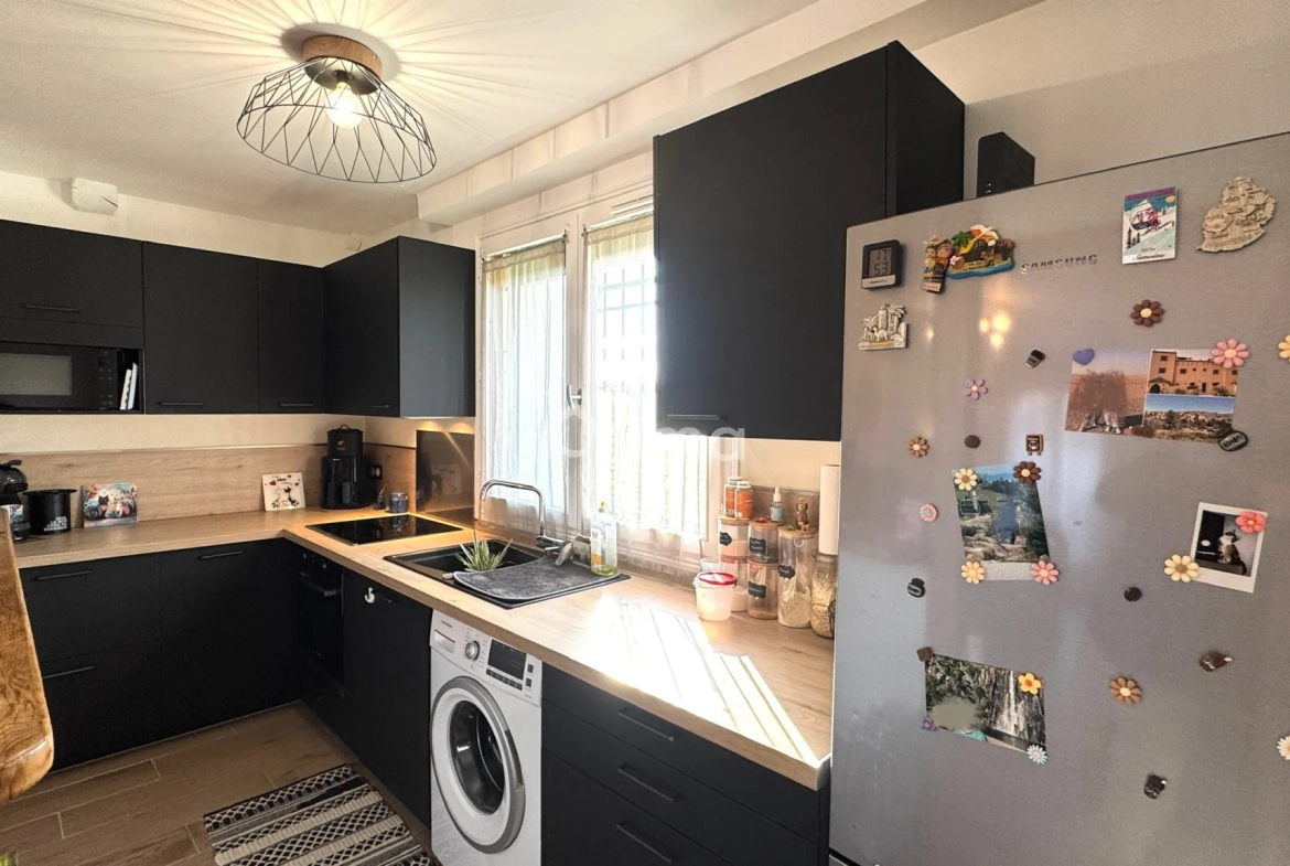 Charmant appartement 2 pièces rénové à Jouarre, cadre paisible avec parking et terrasse 